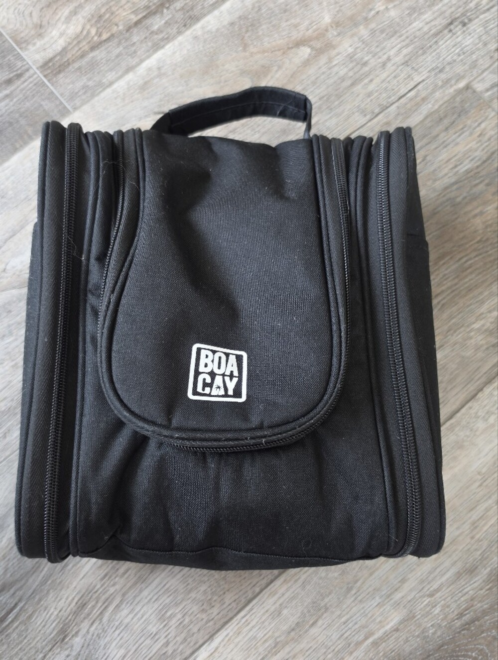 Boa Cay Hanging Travel Toiletry Bag in Sapphire Black